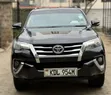 Toyota Fortuner 2016 Nyeusi ya Matt - 1