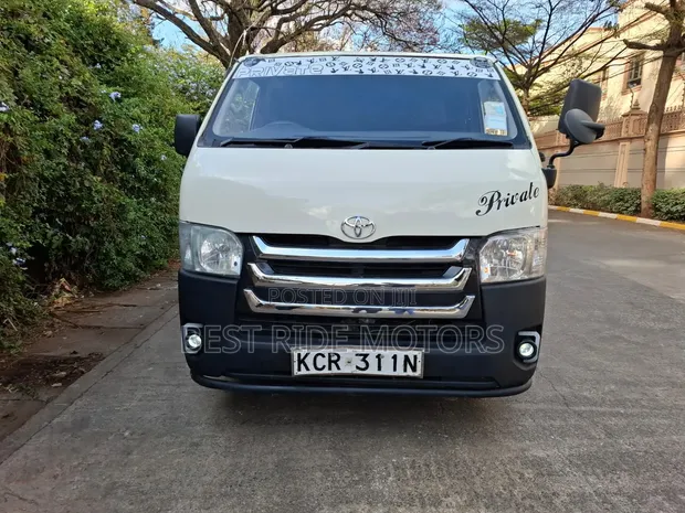 Toyota HiAce 2012 Commuter - 1