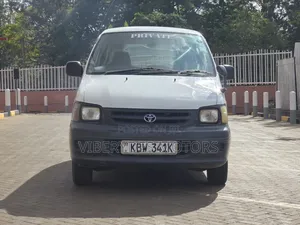 Toyota TownAce 2006 Nyeupe