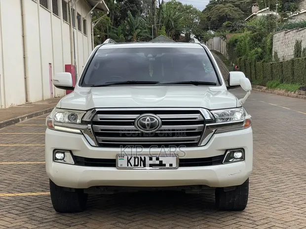 Toyota Land Cruiser 4.6 V8 ZX 2016 White - 1