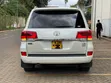 Toyota Land Cruiser 4.6 V8 ZX 2016 Nyeupe - 4