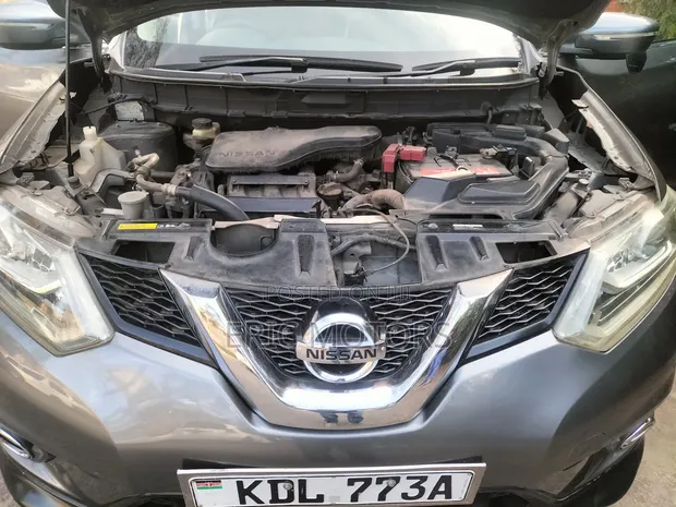 Nissan X-Trail 2015 Kijivu 7-Seater - 1