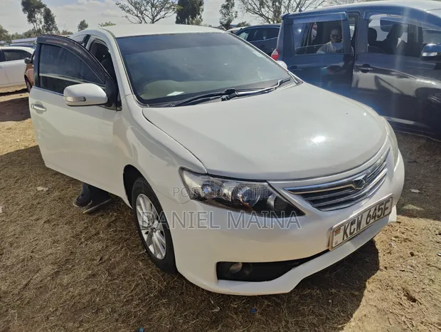 Toyota Allion 2012 Nyeupe - 1