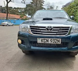 Toyota Hilux Double Cabin 2011