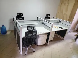 Office Cubicle Workstation with Glass Partition