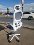 Kiti cha Ofisi cha Ergonomic chenye Headrest - Grey Mesh - 1
