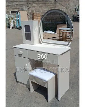 Jedwali la Kujipamba la Kifahari la LED na Taa Zilizojengewa Ndani
