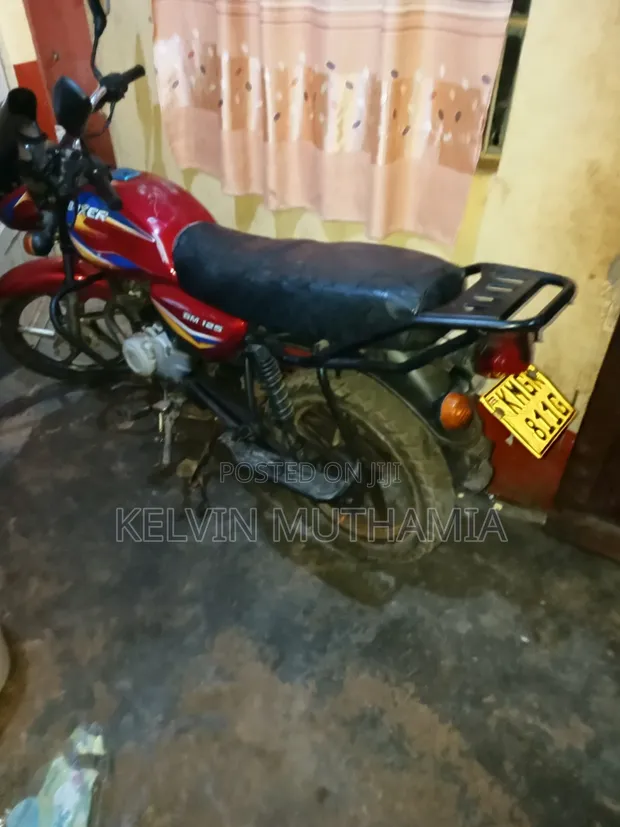Bajaj Boxer 125 2023 Red - 1