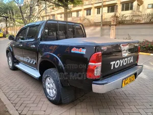 Toyota Hilux Double Cab 2010