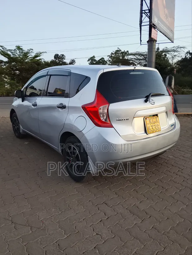 Nissan Note 2012 Silver - 1