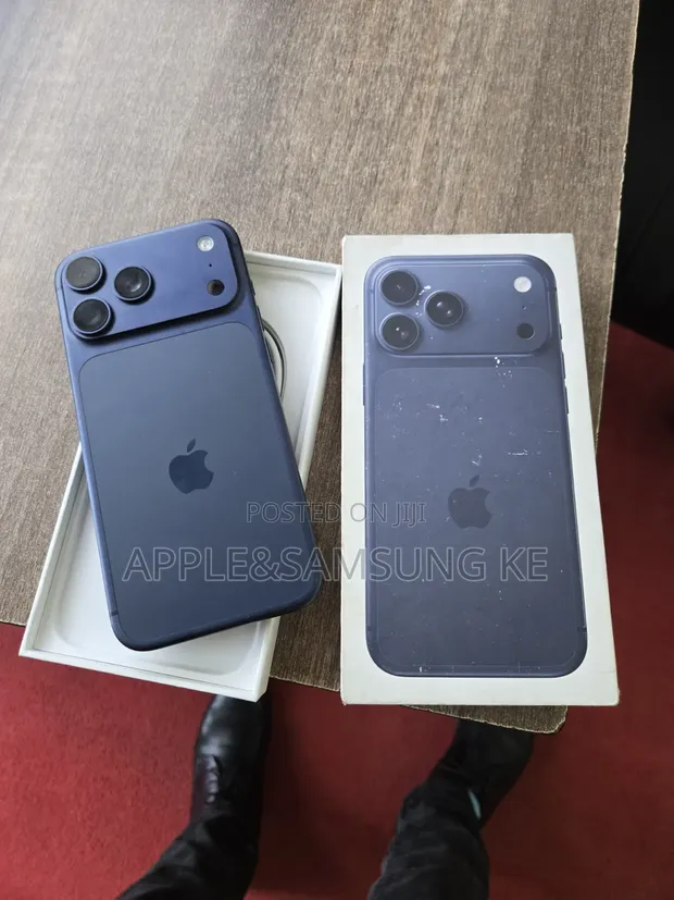 Apple iPhone 17 Pro Max 256GB Blue - 1