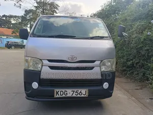 Toyota HiAce Commuter 2014 Silver