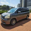 Toyota Noah 2010 Silver - 4