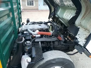 Isuzu NQR 2022 Lori la Boksi