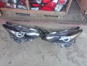 Mazda Axela Xenon Front Headlight (Used)