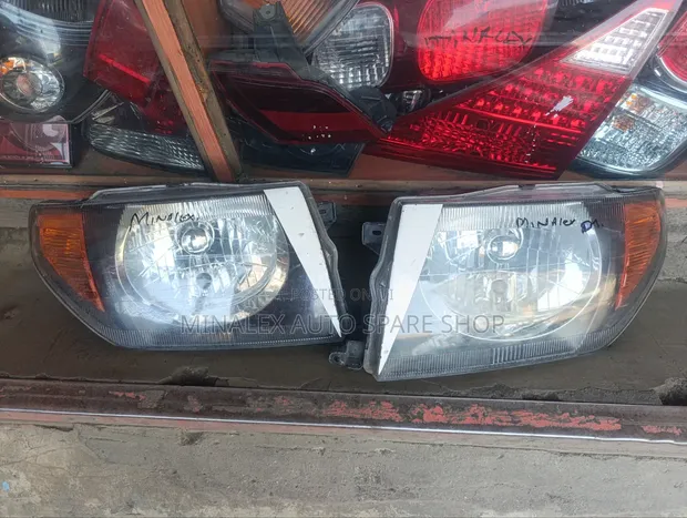 Pajero Io Headlight Nyeusi ya Orange (Iliyo tumika) - 1