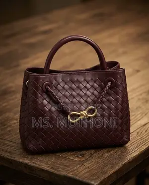 Bottega Veneta Andiamo Mifuko ya Mikono Iliyofungwa