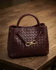 Bottega Veneta Andiamo Mifuko ya Mikono Iliyofungwa - 1