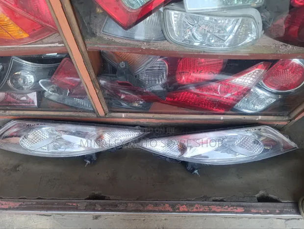 Nissan Juke Headlight - Used - 1