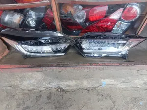 Honda Vezel Front Headlight (Used)
