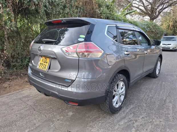 Nissan X-Trail 2.0 Petrol AWD 2016 Gray - 1