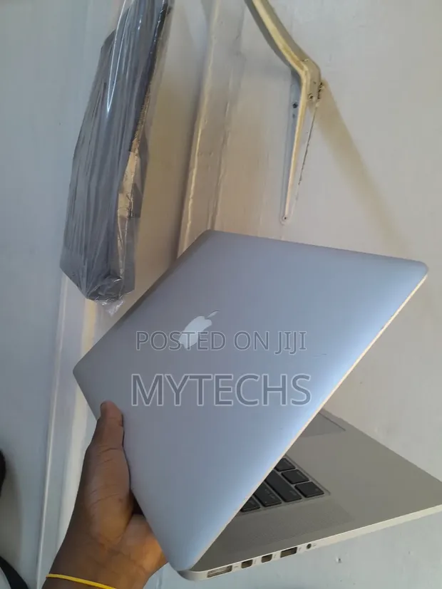 Apple MacBook Pro 15" 2014 - 1