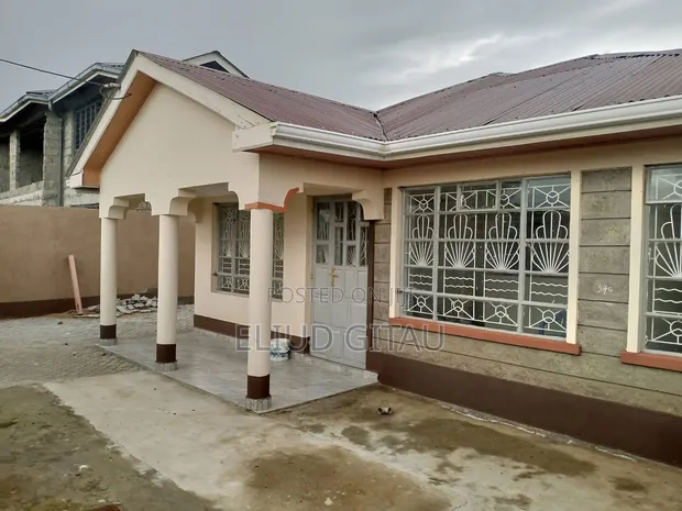 Bungalow ya Vyumba 3 Inauzwa Malaba Estate, Witethie - 1