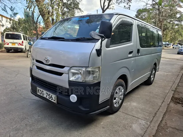 Toyota HiAce 2015 Silver - 1