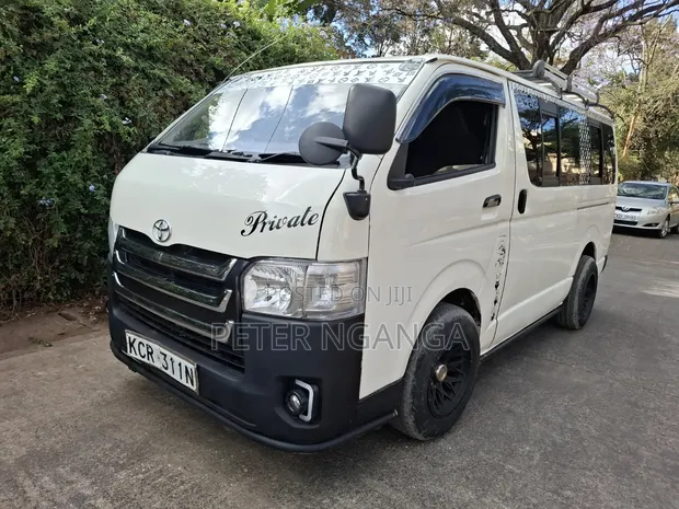 Toyota HiAce 2011 Diesel - 1