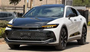 Toyota Crown 2023 Nyeupe Hybrid Turbo