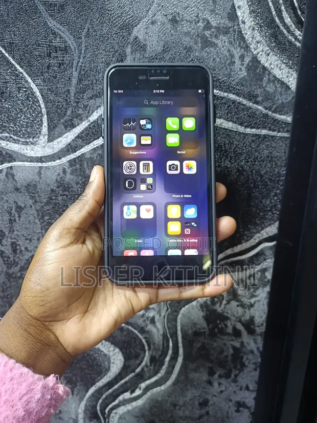 Apple iPhone 7 Plus 128GB Black - 1