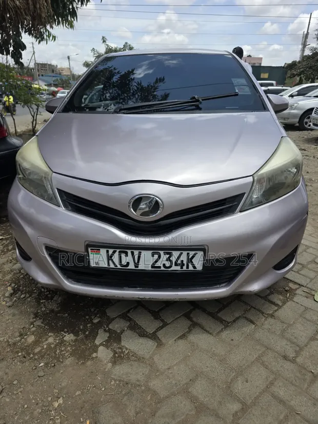 Toyota Vitz 2012 - 1