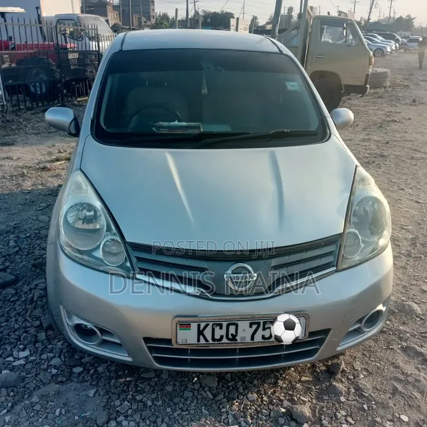 Nissan Note 1.6 Petrol 2011 Silver - 1