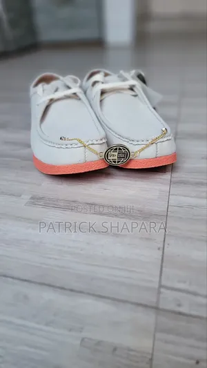 Viatu vya Clarks Wallabee - Ngozi Halisi