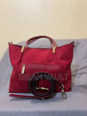 Mkoba wa Suede wa Burgundy Wenye Kamba Zinazotenganishwa