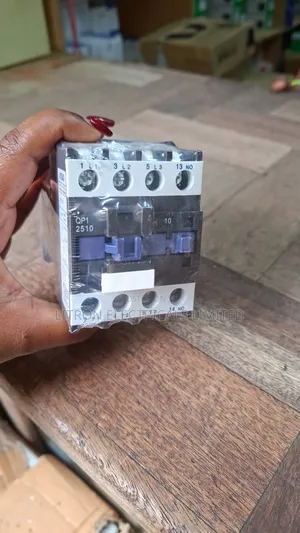 Kontakta Mpya 40A 24Vdc 3-Pole