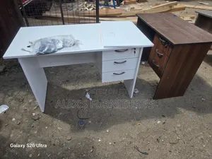 Boss Office Products Modern Desk
