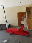20 Ton Hydraulic Floor Jack - 2
