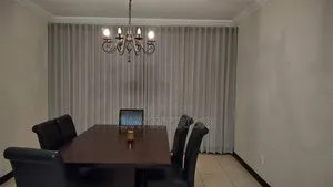 Vitambaa Vipya vya Pazia - Home Interiors