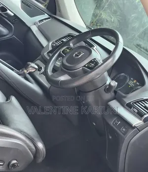 Volvo XC90 2018 Nyeusi