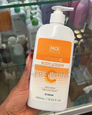 Face Facts Vitamin C Body Lotion - Ukubwa wa Jumbo 400ml