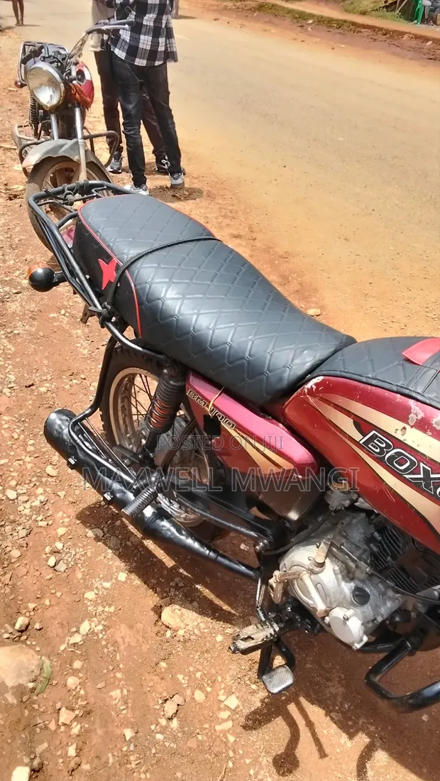 Bajaj Boxer 100 2013 Red - 1
