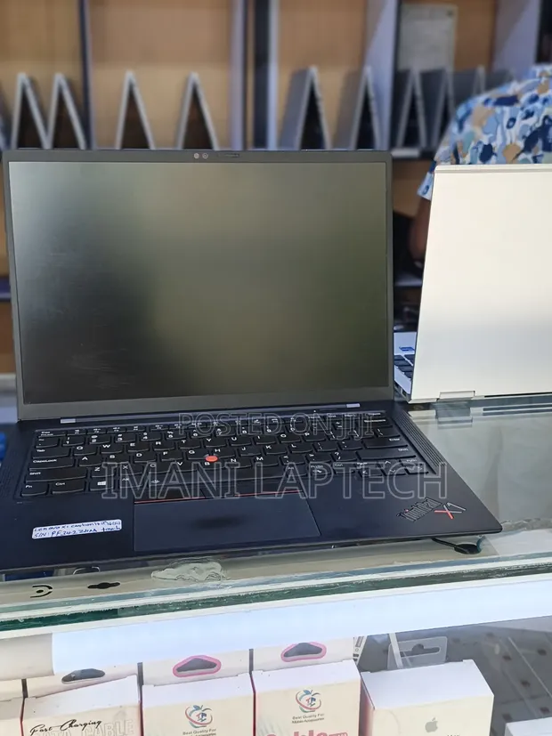 Lenovo ThinkPad X1 Carbon Laptop (16GB RAM, 512GB SSD) - 1