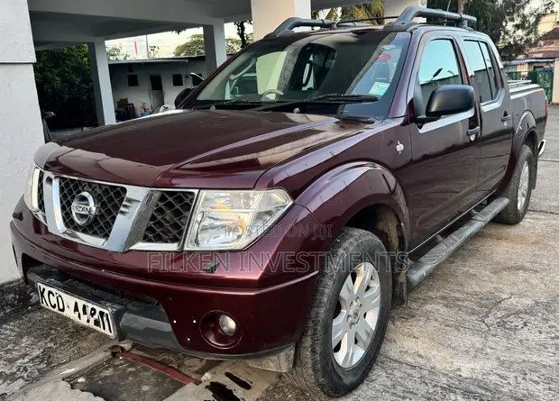 Nissan Navara 3.0 Automatic 2011 Burgundy - 1