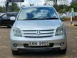 Toyota IST 2004 Nyeupe - 1