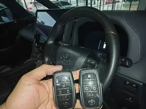 Toyota Alphard Keys with Sliding Door Functionality