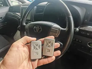 Toyota Velfire 5-Button Car Key
