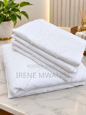 Tufted Duvet Cover Set - Nyeupe