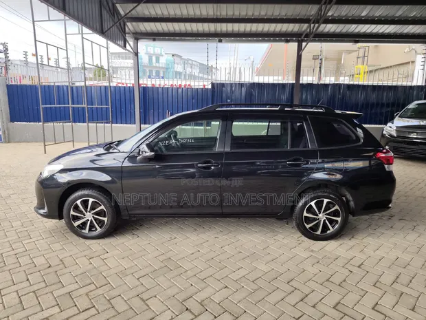 Toyota Corolla Fielder 1.5 Petrol AWD 2019 Black - 1
