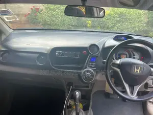 Honda Insight 2010 Nyeupe